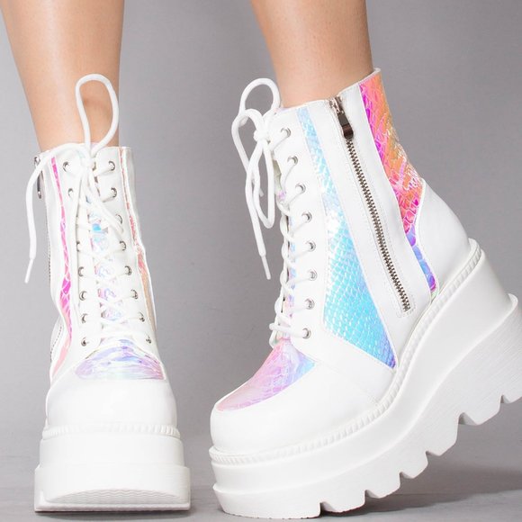 Cape Robbin x LASR Exclusive Liquid Love Platform Boots - Picture 2 of 5